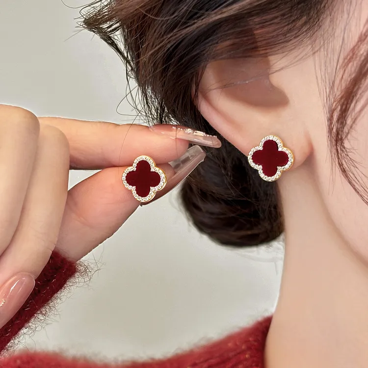 Jay 合金耳饰 红色丝绒四叶草耳钉女秋冬耳环本命年新年红色耳饰