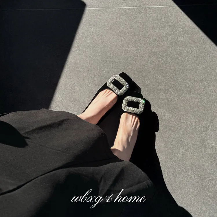 「方钻缀星芒，黑天鹅轻旋」方头钻饰女高跟鞋N33-33