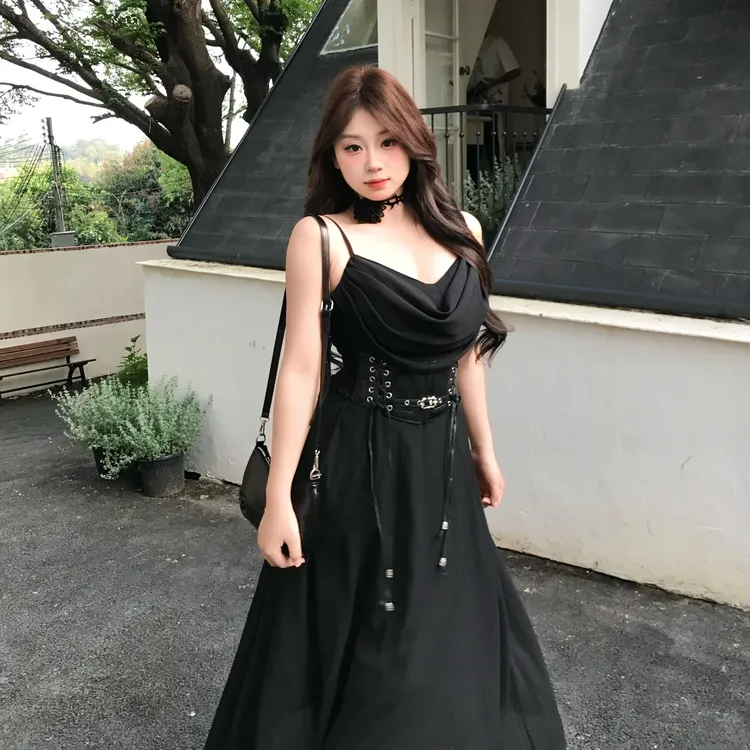 520约会氛围感战袍收腰显瘦气质黑色海边拍照出片裙子