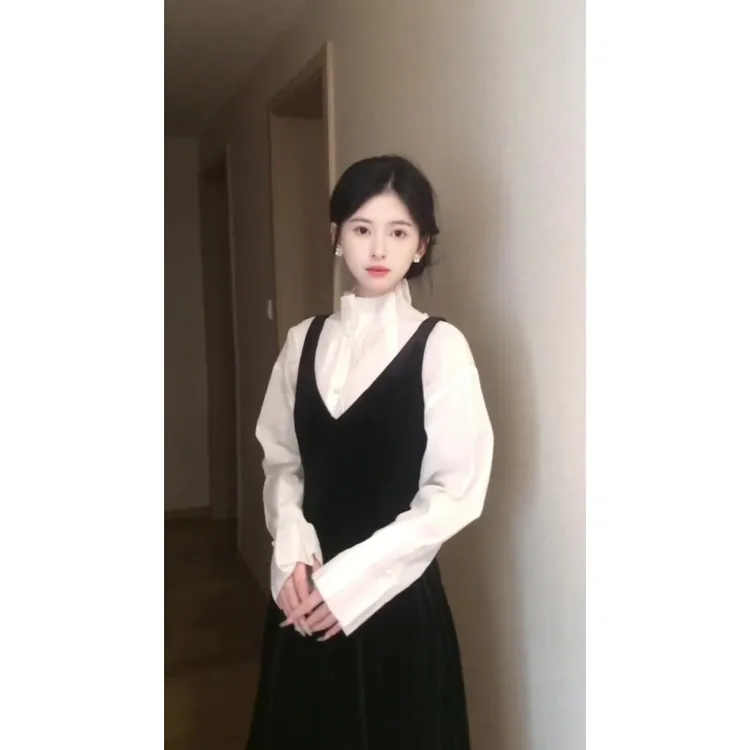 MARIE.COCO小个子减龄白色长袖衬衫女秋季v领无袖背心裙时尚套装