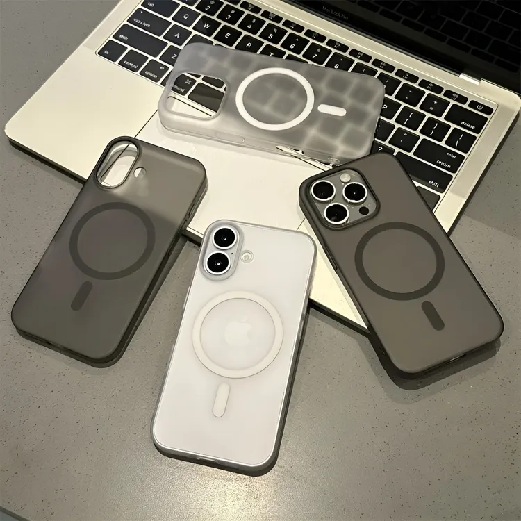 超薄冰雾磨砂适用苹果16Promax磁吸手机壳iPhone13/14半透15简约