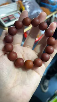 特价处理欧回老蜡手串瑕疵多样性发其一