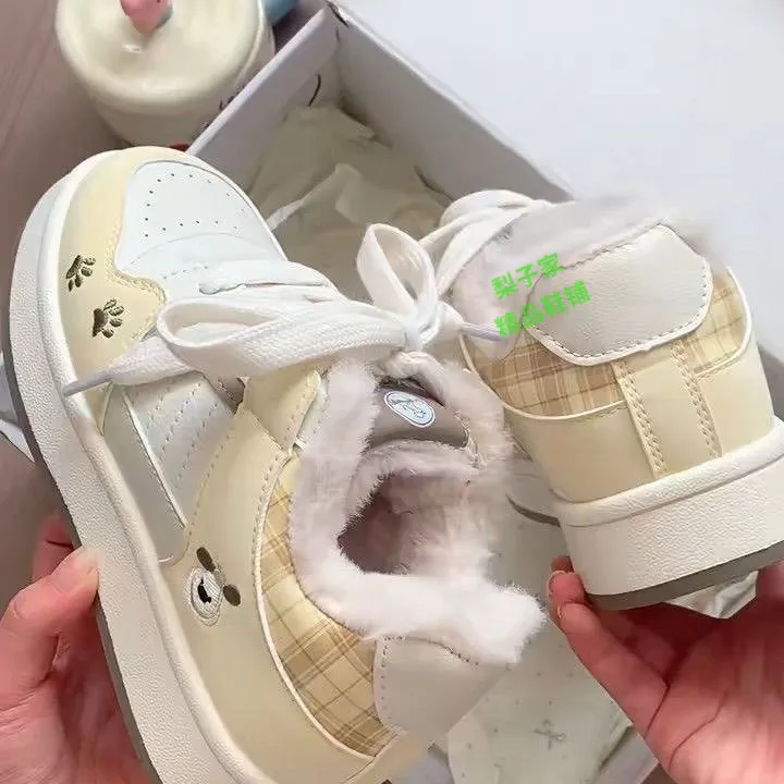 冬季厚底小白鞋女款2025新款保暖加绒板鞋二棉鞋百搭面包鞋运动鞋