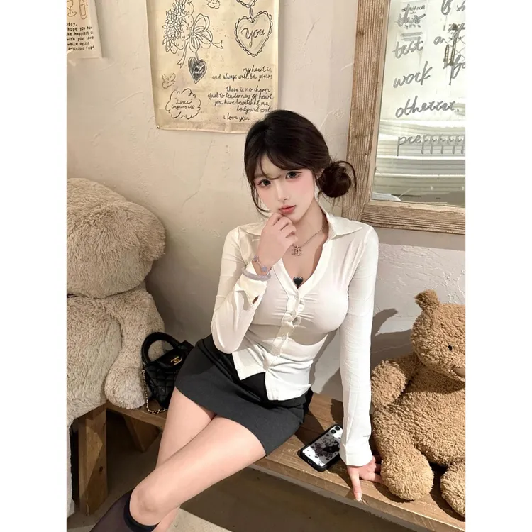 美式辣妹风修身显瘦V领长袖衬衫女秋季2025新款时尚百搭灰色短裙