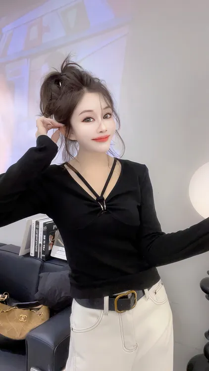 秋冬新款修身显瘦大码纯欲辣妹风挂脖百搭长袖T恤打底衫内搭上衣