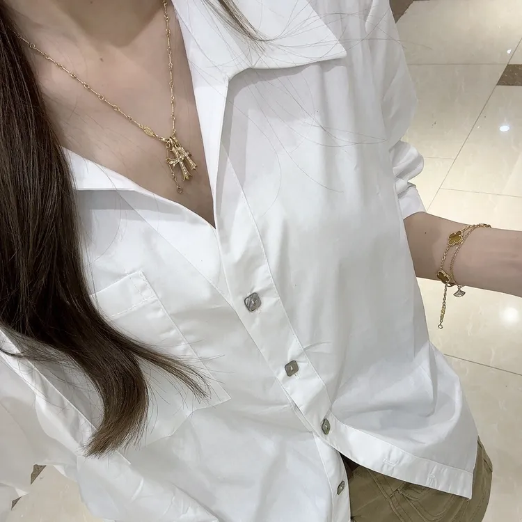 韩系高级感收腰显瘦白色翻领泡泡袖衬衫