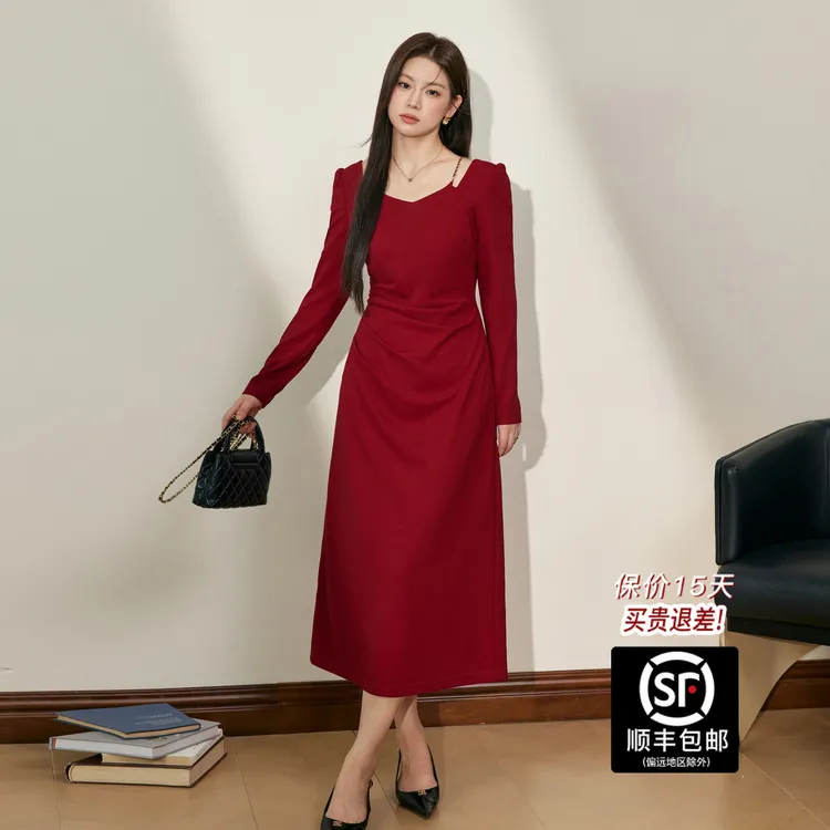 蓝语高级感方领订婚连衣裙 秋冬新款褶皱加大显瘦a字裙