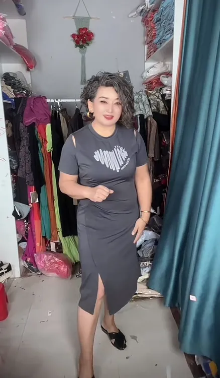 短袖春夏季新款休闲气质开叉中长款连衣裙显瘦女装裙子