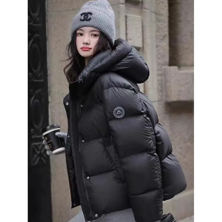 波司登联名TLXT羽绒服女高级感长短款2025时尚连帽加厚设计感袖标