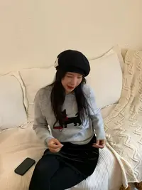 韩代. 戴蝴蝶结的小狗   毛衣  L25092608