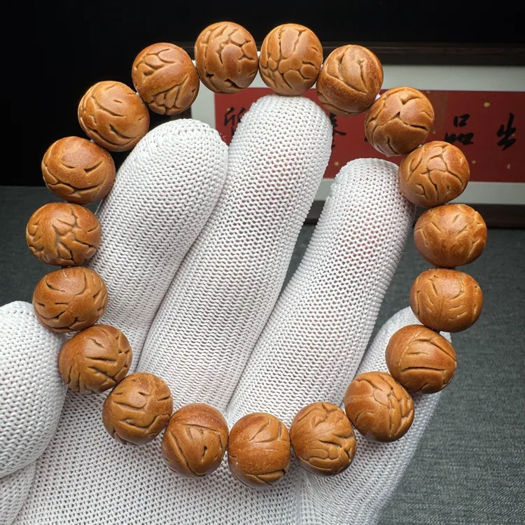 红油皮龙纹桃核全品龙珠尺寸14左右