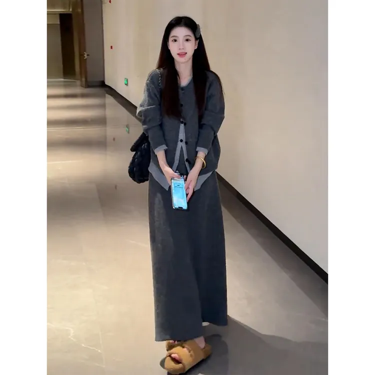 2025新款韩系高级感穿搭针织连衣裙子女早秋季慵懒风灰色套装长裙