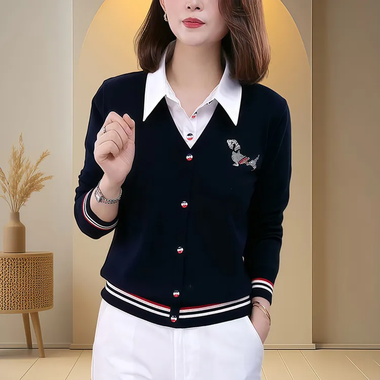 藏青色翻领假两件长袖针织衫女2025秋季新款刺绣拼色宽松减龄上衣