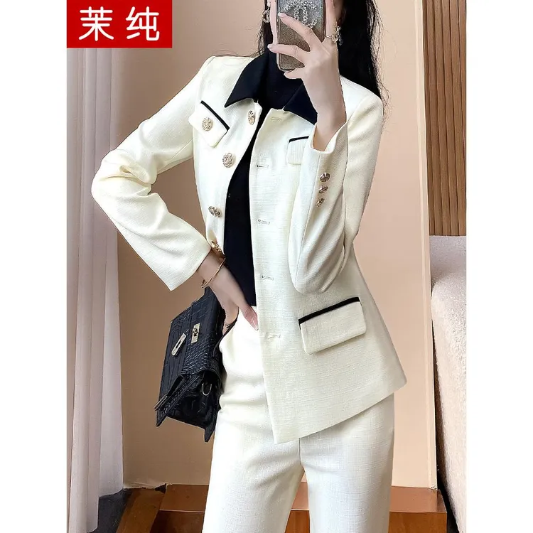时尚洋气女白色小个子显高穿搭一整套ol女装小香风西服上衣高级感