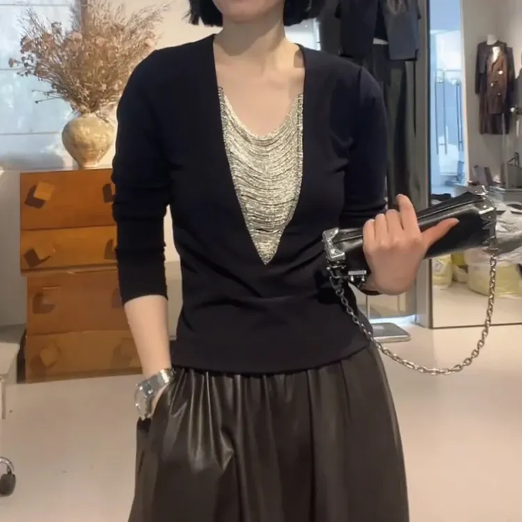 韩系氛围感绝美黑色v领长袖毛衣针织衫女秋季款简约百搭套头上衣
