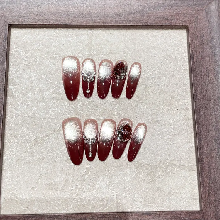 高品质星锆钻秋冬气质红色爆闪猫眼显白高级百搭纯手工穿戴甲美甲
