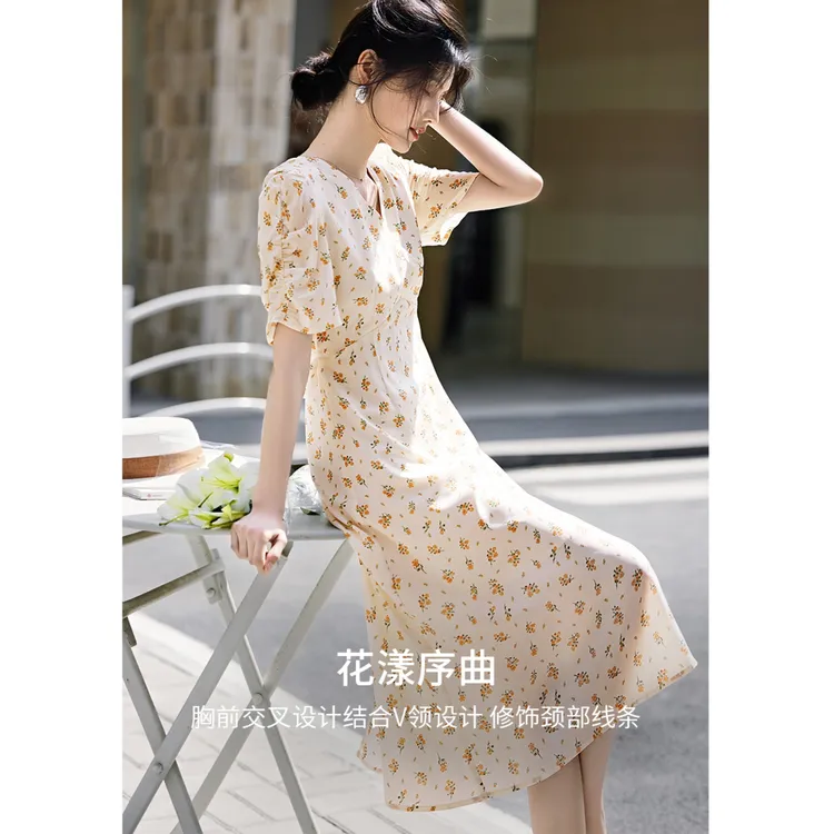 时尚高级感雪纺连衣裙女夏季2025新款收腰气质茶歇裙碎花显瘦长裙