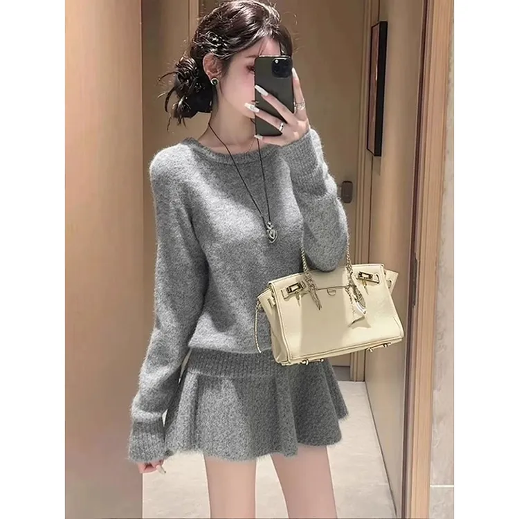 今年流行韩系气质设计感百搭女秋冬2025新款时髦百搭上衣半身短裙
