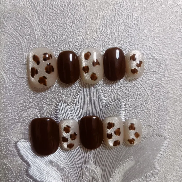 秋冬新款短方猫眼穿戴甲显白高级气质美甲贴片