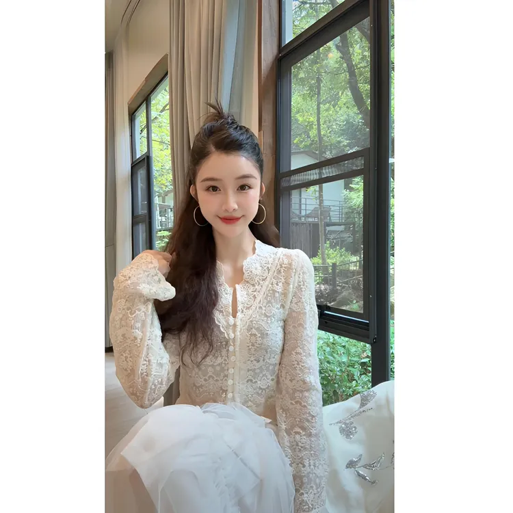 蕾丝上衣轻奢高级感白色V领修身打底衫2025秋冬蕾丝打底衫YY70666