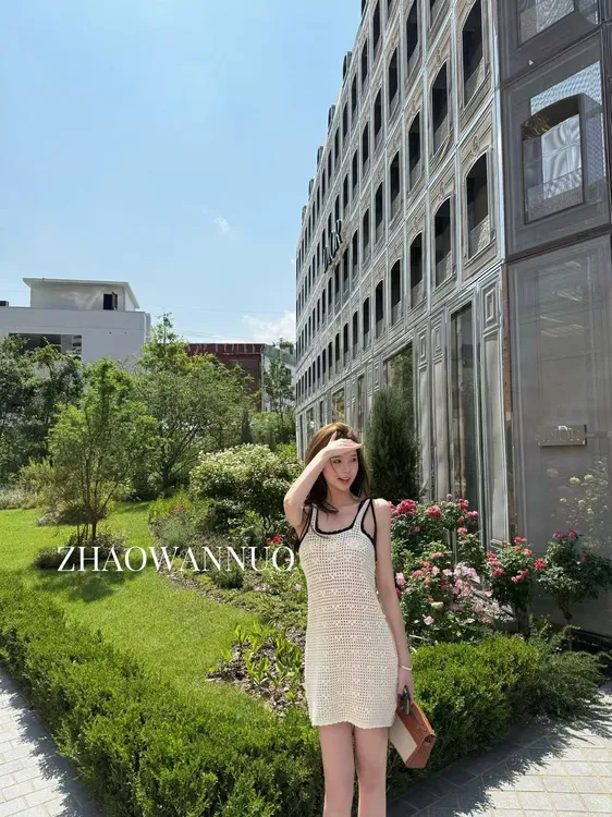 ZHAO WANNUO 丨 c*e 25夏季 手工钩针编织镂空度假连衣裙NC0690