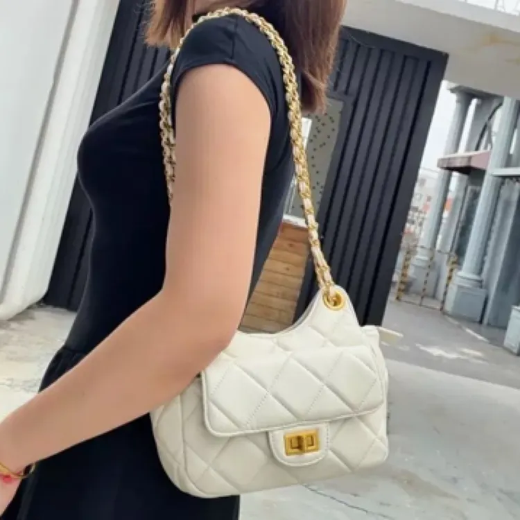 澳卡琪时尚女包腋下耐脏单根小香风单肩包小方包耐磨轻奢包盖女士