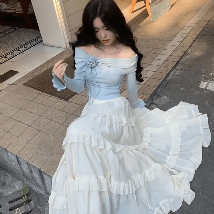 2025春季气质蓝色立体小花修身显瘦设计感方领针织上衣+半裙套装