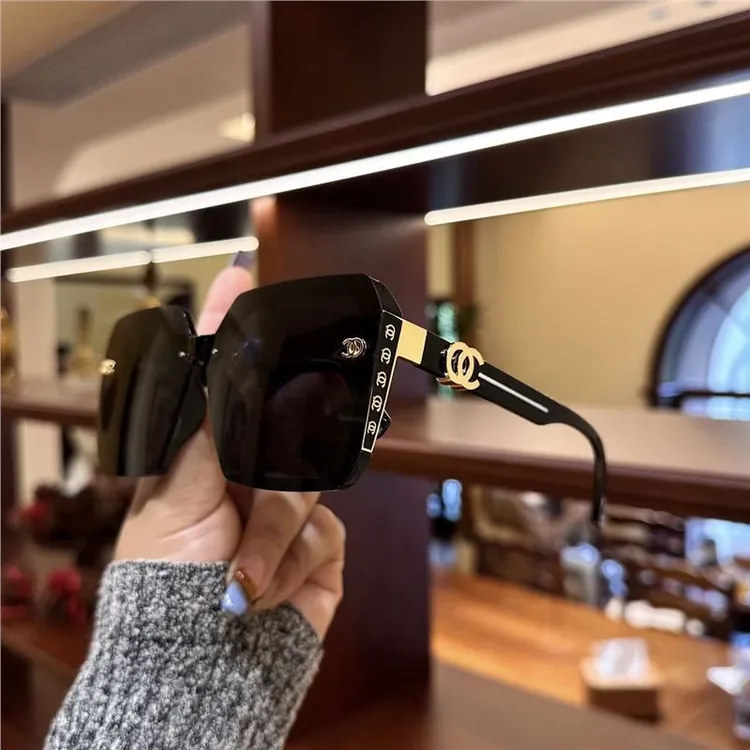 轻奢太阳镜经典方框女士墨镜防紫外线偏光镜遮阳气质圆脸大脸显瘦