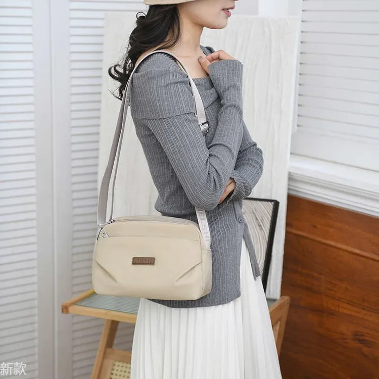 牛津布斜挎包女小众设计感单肩包通勤防水多隔层尼龙布包小巧百搭