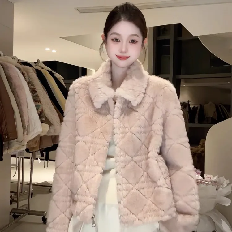 漫雪轻奢环保珍珠貂藤格纹皮草外套女冬短款千金风气质毛毛绒上衣