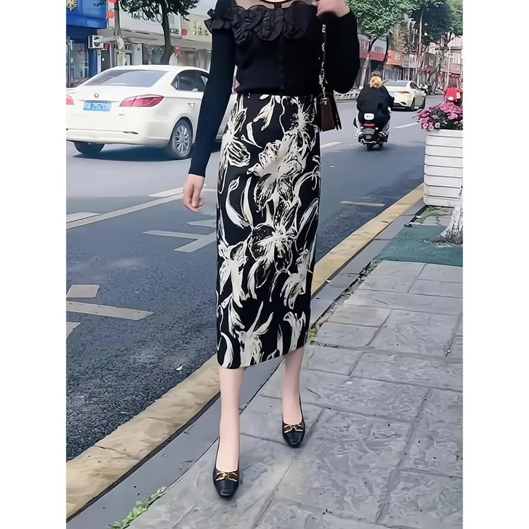 黑色印花半身裙女春季新款高级感时尚小个子轻奢气质减龄包臀裙子