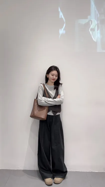 2025早秋新款韩系慵懒针织马甲长袖T恤衫两件套女上衣百搭阔腿裤