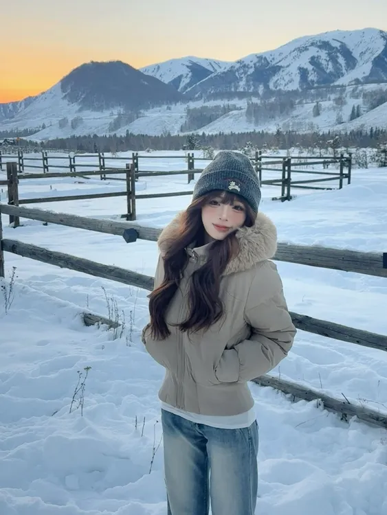 2025年冬季大毛领连帽收腰棉袄女高级感时尚气质加厚内里加绒棉服