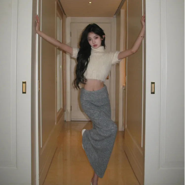 纯欲风高领短袖针织衫女秋冬毛绒绒上衣辣妹性感包臀半身裙子套装