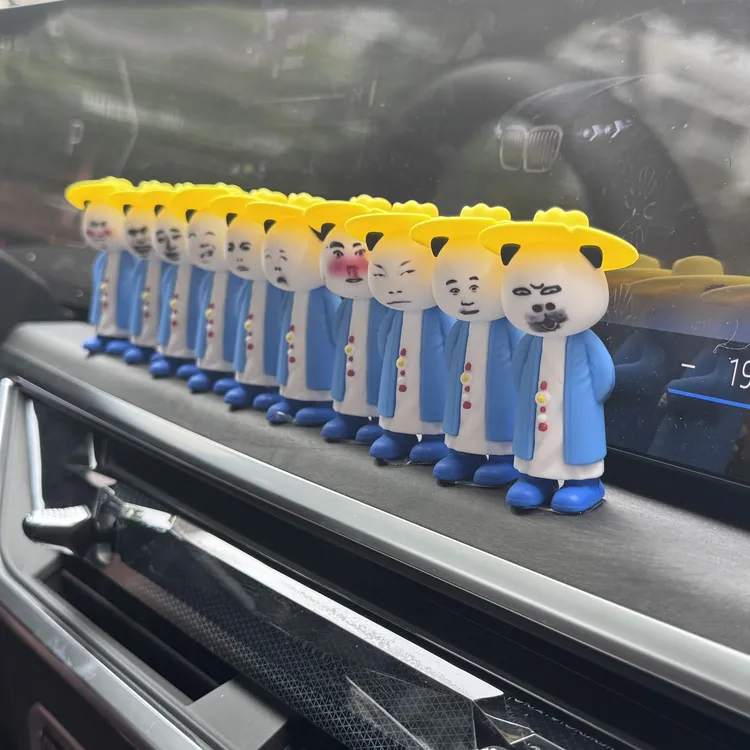 沙雕面摆件网红虾仁手办动漫摆件动漫公仔玩偶桌面车载潮玩摆件
