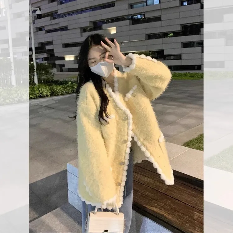 韩式小香风奶黄色V领毛衣外套女秋冬装2025年新款针织衫显瘦上衣