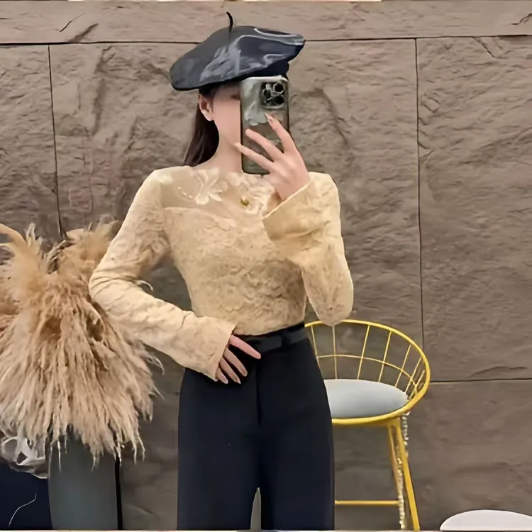 2025秋冬新款内搭网红镂空蕾丝衫半高领修身显瘦长袖上衣打底衫