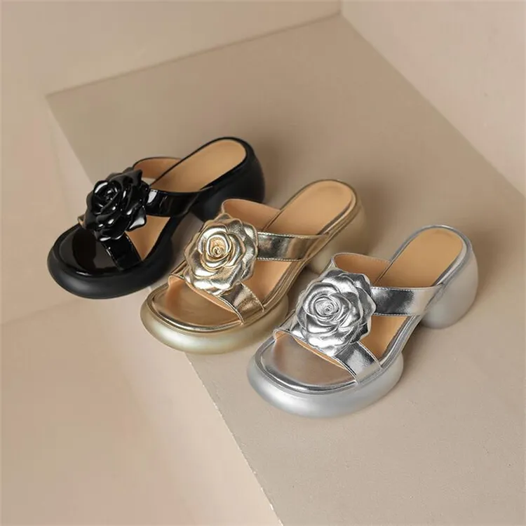 时尚外穿厚底罗马拖鞋一字型花朵软皮凉拖粗跟松糕底金色露趾凉鞋