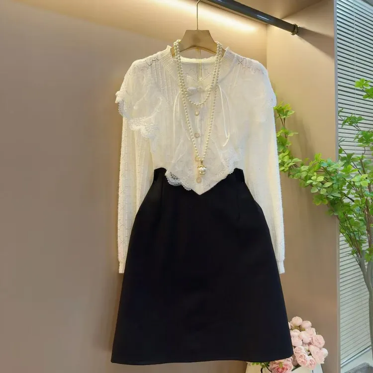 秋季欧洲站新款显瘦花边领盘扣蕾丝百搭遮肉连衣裙（长85左右）