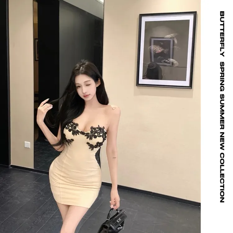 【古早】法式千金立体花朵抹胸短裙带胸垫高级感包臀连衣裙