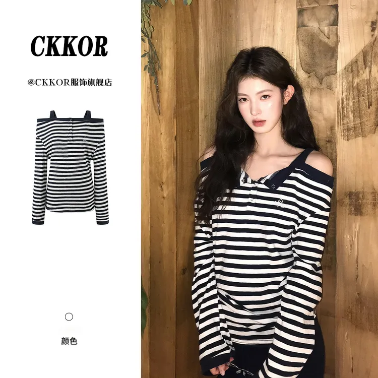 CKKOR韩系条纹斜肩吊带纽扣长袖t恤女早秋新款个性刺绣慵懒风上衣