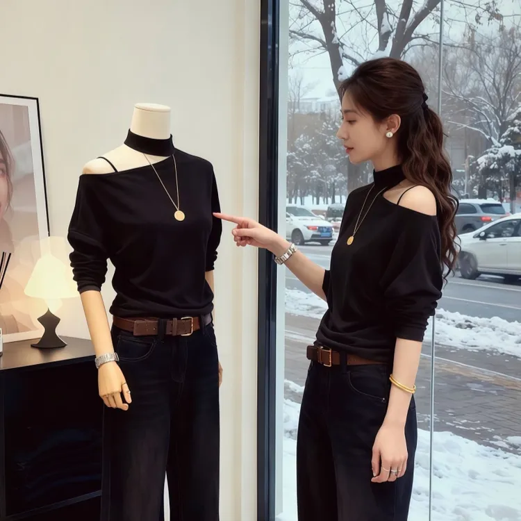 大码女装高级感黑色挂脖露肩上衣秋季新款长袖t恤宽松内搭打底衫