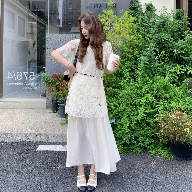 钩花镂空蕾丝衫拼接假两件连衣裙2025夏季新款米白色温柔气质长裙