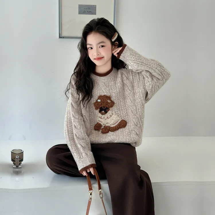 女童奶咖色卡通毛衣秋冬韩版洋气2025新款中大童针织毛线衣套头款