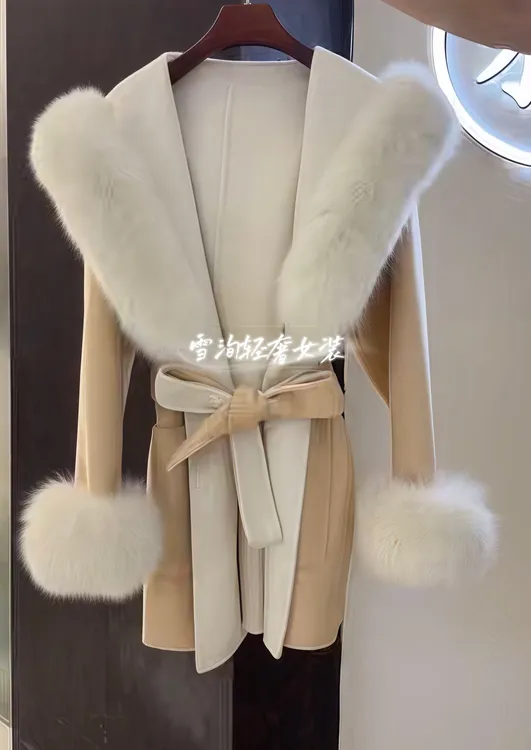 雪洵  绒情密意 休闲风斗篷型女连帽毛呢外套轻奢保暖大衣