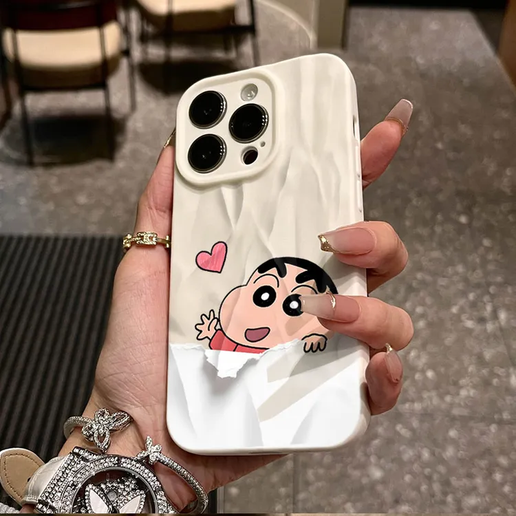 卡通小新适用iphone16苹果15pro手机壳14plus褶皱13磨砂12软11