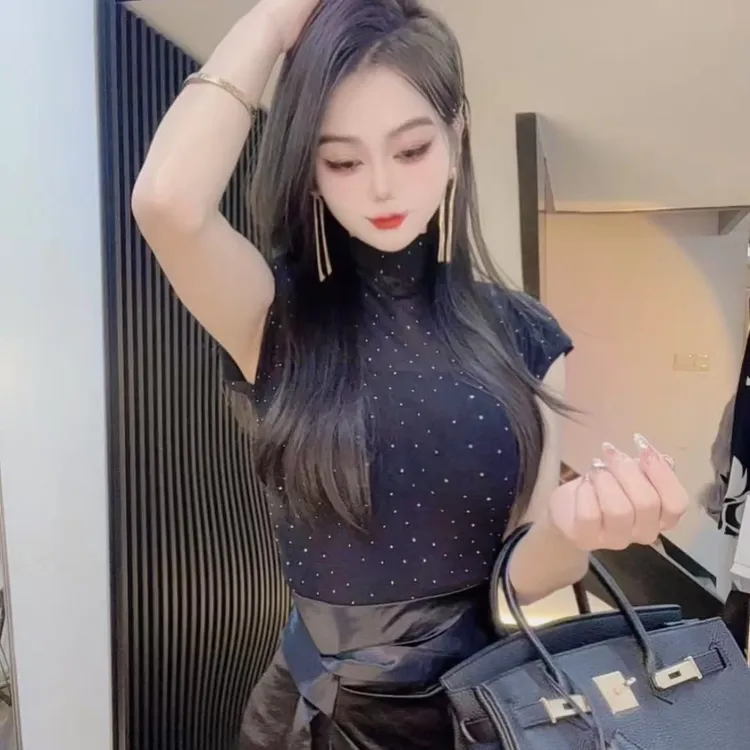 时尚烫钻短袖T恤显瘦气质网红修身百搭性感半高领洋气网纱上衣