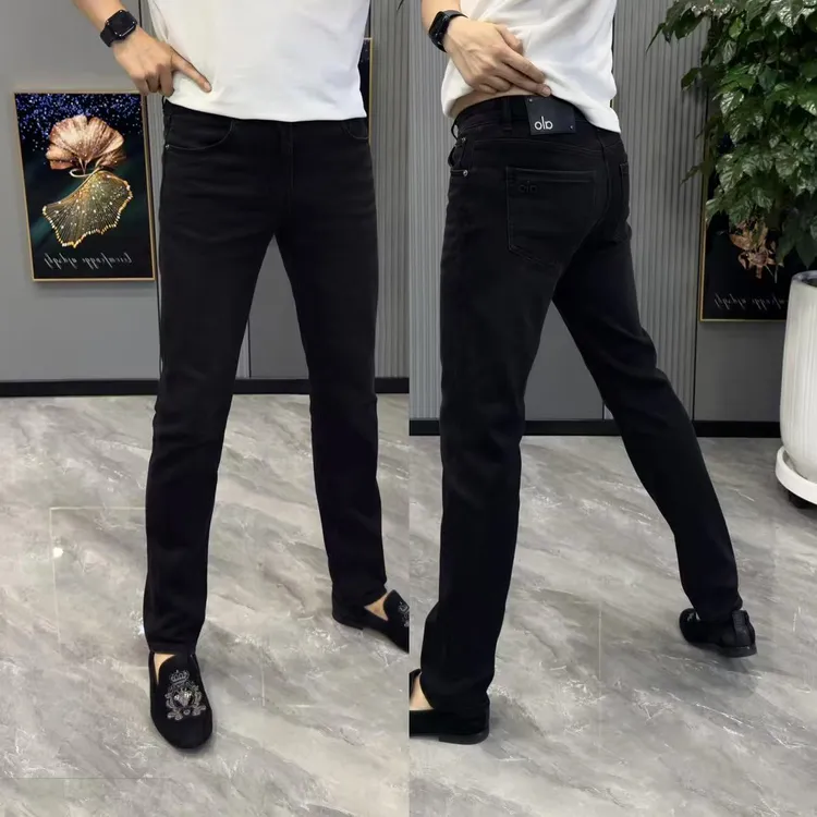 牛仔裤男百搭时尚简约秋季款长裤男黑色显瘦百搭男士小脚裤潮流帅