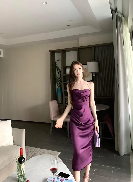 气质御姐轻奢纯欲风法式小众收腰显瘦缎面性感包臀显瘦抹胸连衣裙