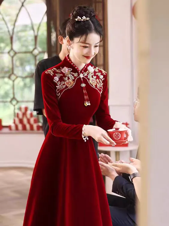 酒红色旗袍敬酒服新娘2025新款春季结婚回门便装新中式订婚礼服裙